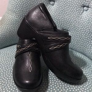 COPY - Ariat Leather Embroidered Clogs Shoes 7 NEW